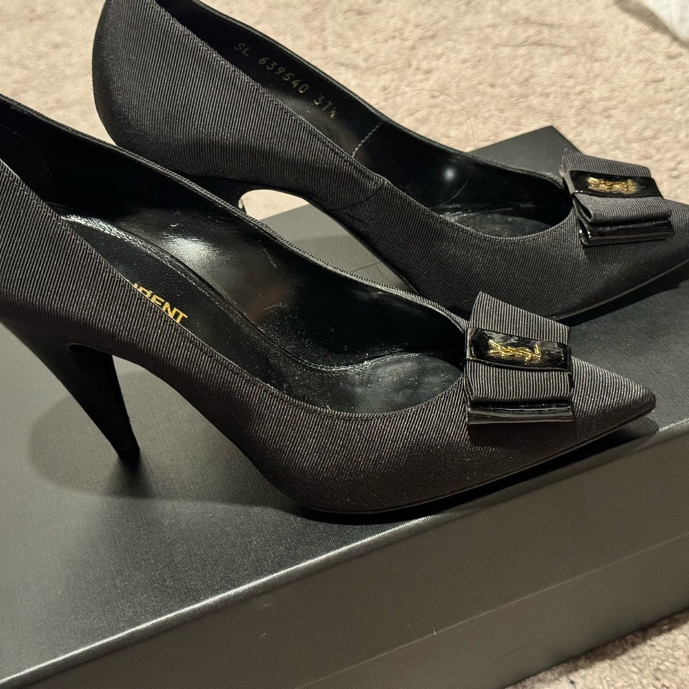 ‼️SOLD‼️ Saint Laurent heels. Size 7.5.